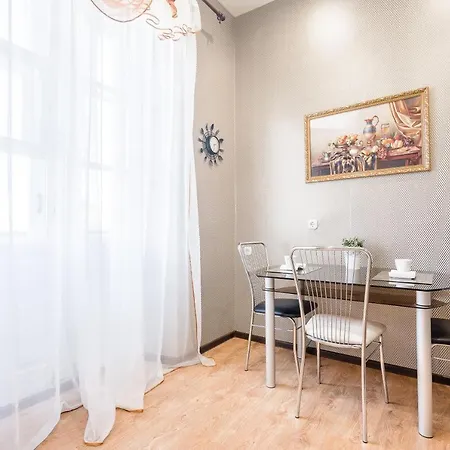 33 Apartments Apartment *
