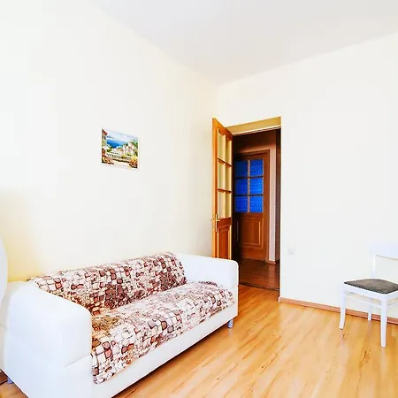 33 Apartments *