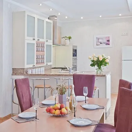 Apartament 33 *