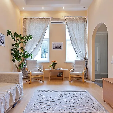 Apartament 33 *