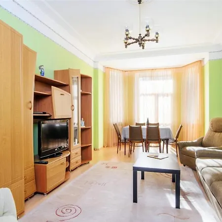 33 Apartament *